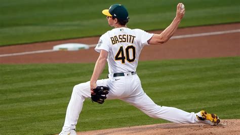 chris bassitt vs astros